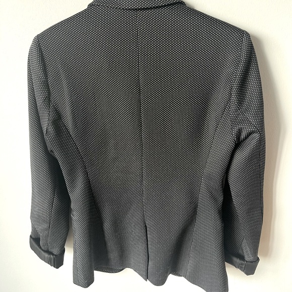 Another story blazer - Picture 2 of 6